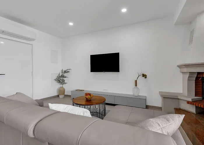 Апартаменти Luka's View Макарська