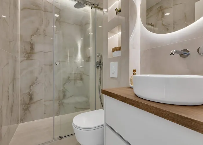 Luka's View * Макарська