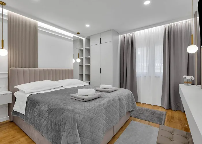 Luka's View Апартаменти