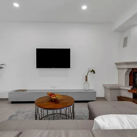 דירה Luka's View *